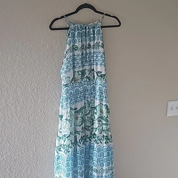 Eliza J floral halter style dress with keyhole button back closure - Picture 5 of 8